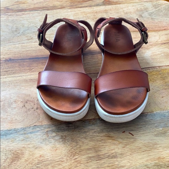 MIA Shoes - Leather sandal